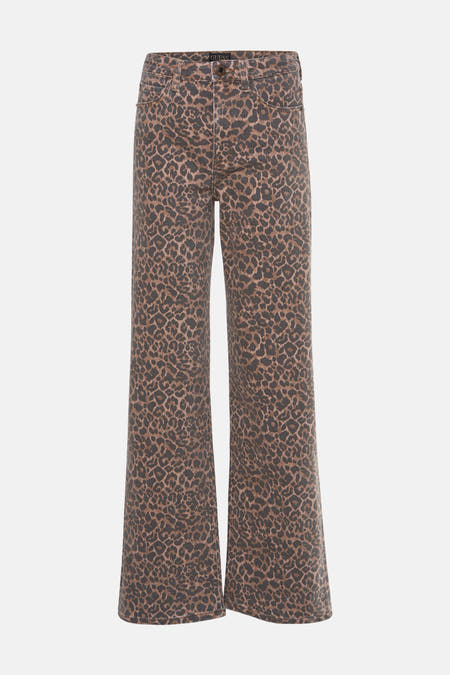 Bruine colorbroek van Guess met een luipaardprint en wijde pijpen.

