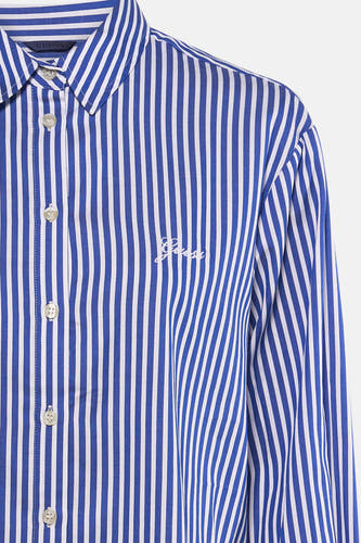 Chemise bleue à rayures à manches longues de Guess, avec fermeture boutonnée et logo brodé.