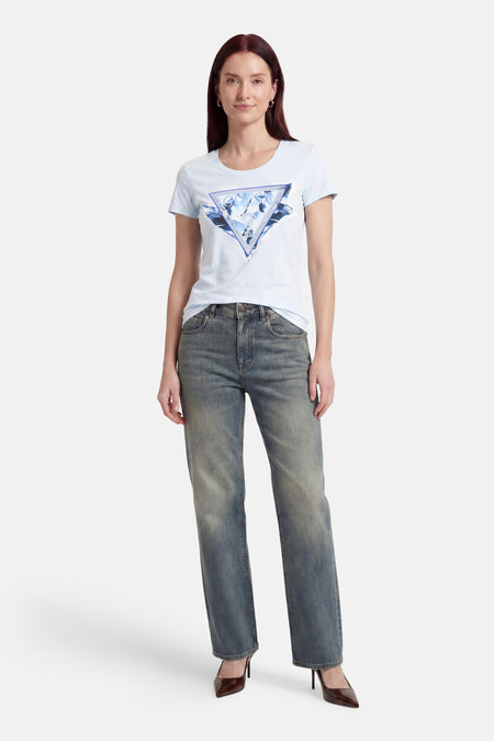 T-shirt Guess à manches courtes de couleur bleue avec logo triangulaire blanc et bleu et strass.