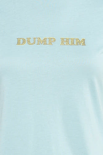Blauw T-shirt met korte mouwen van Guess® met de tekst 'Dump Him' versierd met goudkleurige studs.