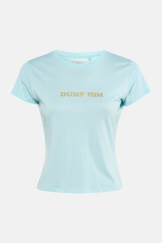 Blauw T-shirt met korte mouwen van Guess®, met gouden 'Dump Him'-tekst op de voorkant.