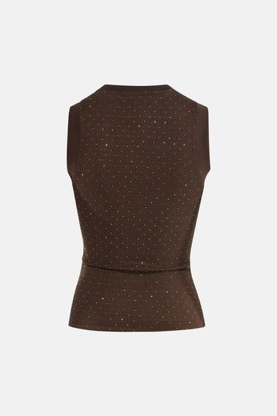 Bruine mouwloze top van Guess, geribbeld en versierd met glinsterende steentjes, achterkant.