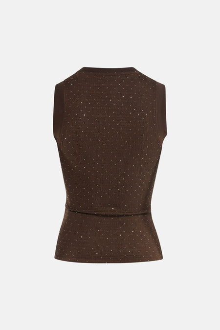 Bruine mouwloze top van Guess, geribbeld en versierd met glinsterende steentjes, achterkant.