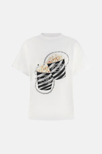 Wit T-shirt met korte mouwen van Guess, met popcorn-illustraties en kettingdetails.