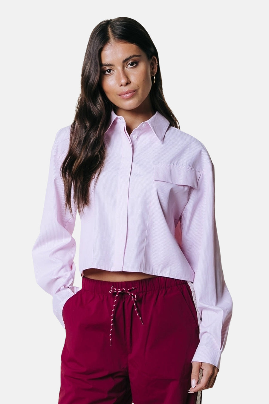 Roze hemd van COLOURFUL REBEL, met lange mouwen en een borstzak.