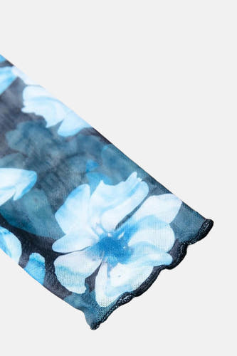 Blauwe jurk met lange mouwen van COLOURFUL REBEL, met bloemenprint en zwarte golvende rand.
