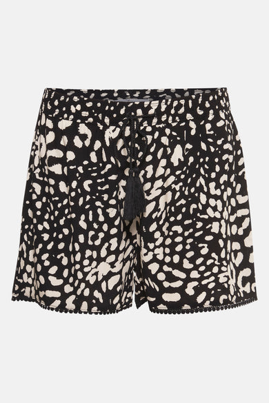 Zwarte short van HAILYS met crèmekleurige stippenprint en een decoratief koord met kwastjes.