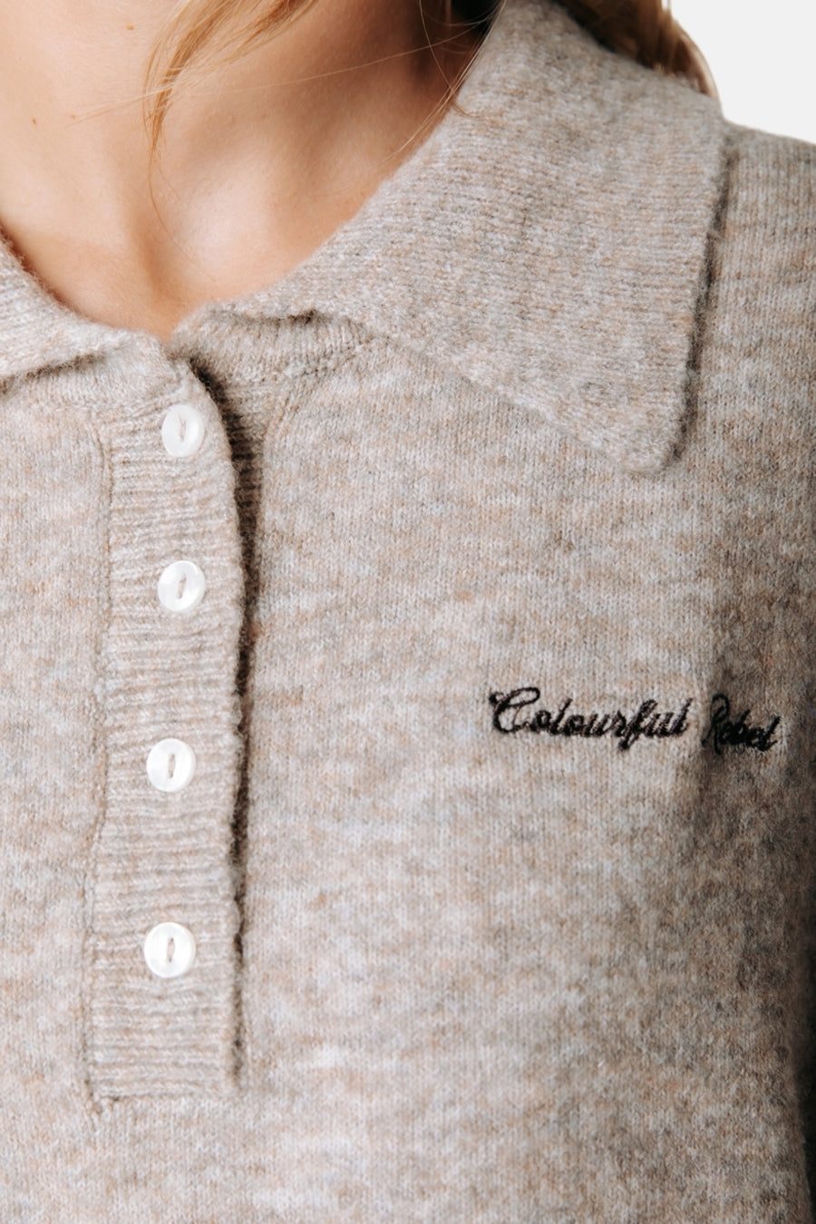 Pull col O beige - COLOURFUL REBEL