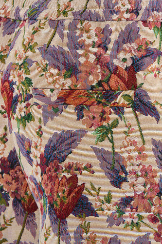 Short multicolore de COLOURFUL REBEL avec un motif floral richement tissé et un détail de poche latérale.