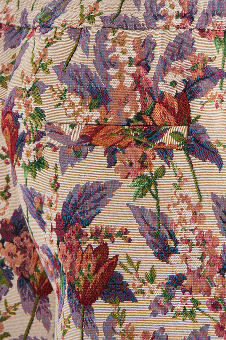 Short multicolore de COLOURFUL REBEL avec un motif floral richement tissé et un détail de poche latérale.