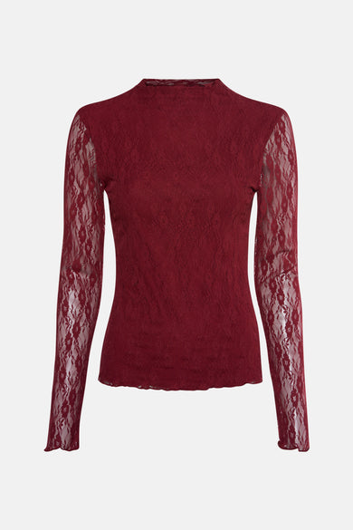 Rood T-shirt met lange mouwen van COLOURFUL REBEL, met kanten details en een elegante uitstraling.
