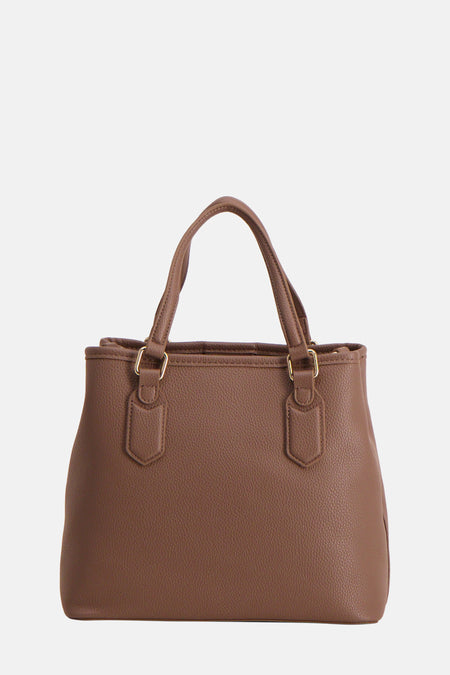 Bruine handtas van VALENTINO BAGS, met dubbele handgrepen en gouden details.
