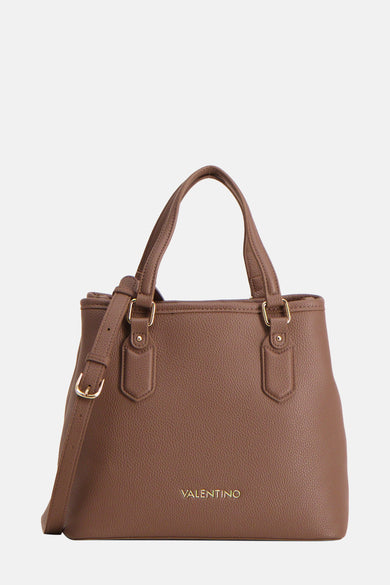 Bruine handtas van VALENTINO BAGS met een subtiele korreltextuur, korte handvatten en een verstelbare schouderriem.
