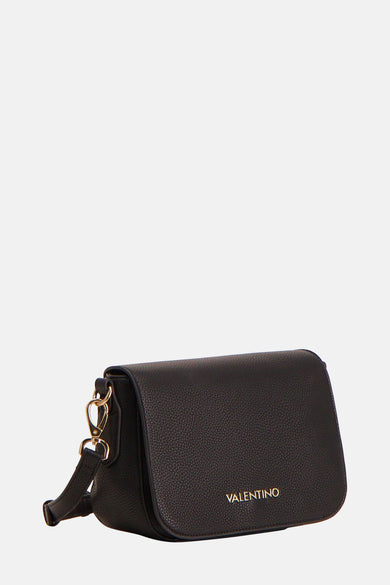 Sac à dos noir de VALENTINO BAGS, avec des détails dorés et une fine texture granuleuse.
