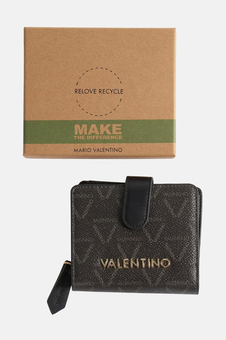 Portefeuille noir Valentino Bags avec une impression de logo intégrale et un boîte à thème recyclage.