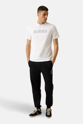 Wit T-shirt met korte mouwen van Guess met een logo-opdruk op de voorkant.