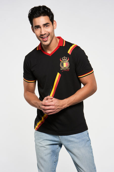 Zwart T-shirt van ZEB STYLE LAB met korte mouwen, v-hals, en Belgische supporter print op de borst.